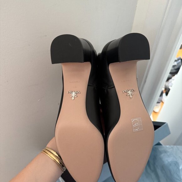 NWT Prada Ankle Boots Black Leather Block Heels Pointed Toe Zip Closure Sz 35 - Picture 9 of 10